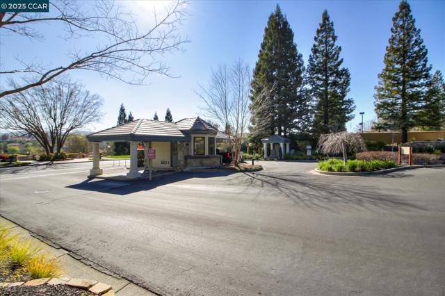 5070 E Lakeshore Drive, San Ramon CA: https://media.crmls.org/mediaz/ccdd9702-225c-4717-9e9c-ed33923344e1.jpg