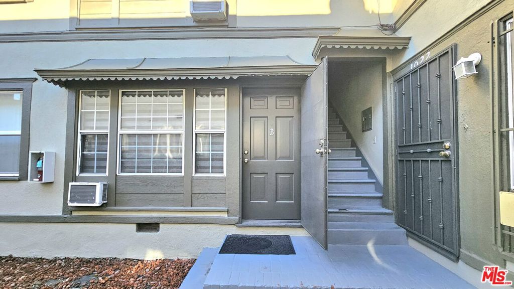 1022 S Norton Avenue #B