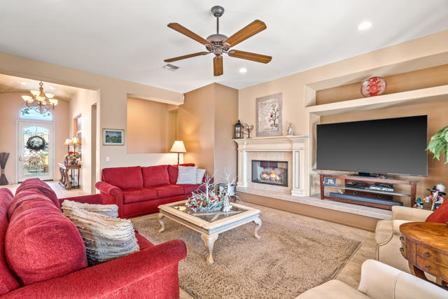 17 Corte Del Sol, Rancho Mirage CA: https://media.crmls.org/mediaz/ccde6698-c039-44f9-b6d7-c39660f78b0c.jpg