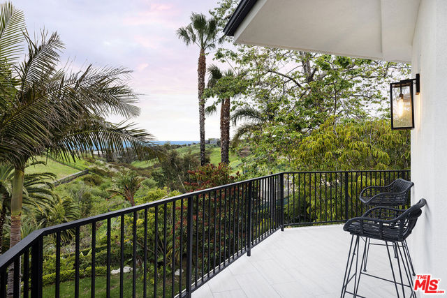 28902 Verde Mesa Lane, Malibu CA: https://media.crmls.org/mediaz/ccde99a1-4870-4cb1-b8e9-ee9af31d3067.jpg