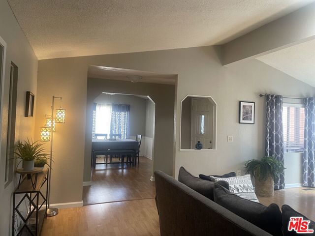 5001 W Florida Avenue, Hemet CA: https://media.crmls.org/mediaz/ccdf2a1d-d1e7-44f7-98a7-276cb54a23fe.jpg