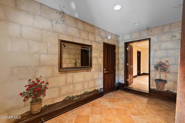 1561 Lookout Drive, Agoura Hills CA: https://media.crmls.org/mediaz/ccdf7a5b-c0b8-40bc-9624-3ee0d1b83f24.jpg