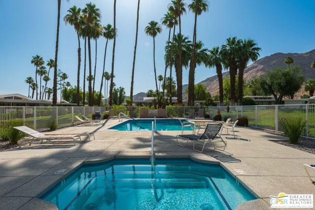 1595 E Canyon Estates Drive, Palm Springs CA: https://media.crmls.org/mediaz/ccdfa4c1-7870-43aa-9e4b-23b010870041.jpg