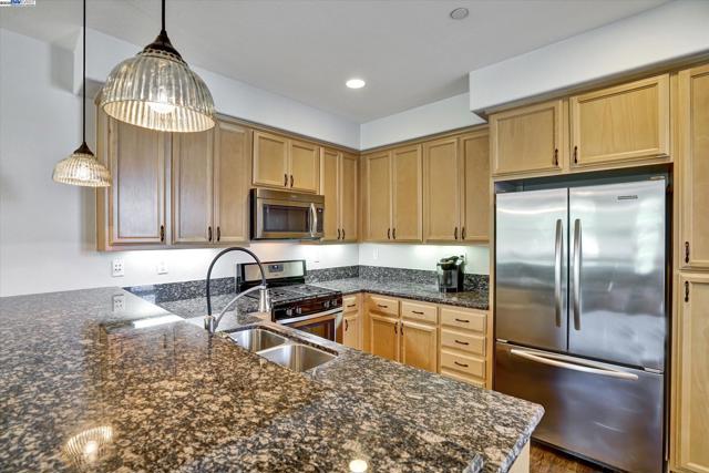 140 Selby Ln, Livermore CA: https://media.crmls.org/mediaz/ccdfb83f-3c53-4bfd-8719-c462120c6a9a.jpg