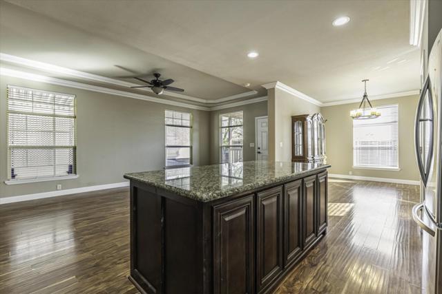3660 Walnut Boulevard, Brentwood CA: https://media.crmls.org/mediaz/cce08d1a-2546-4fc3-957c-3b82d6a0f414.jpg
