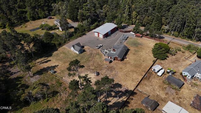 32500 Gibney Lane, Fort Bragg CA: https://media.crmls.org/mediaz/cce09eb2-d290-4681-b883-3d1f59705f15.jpg