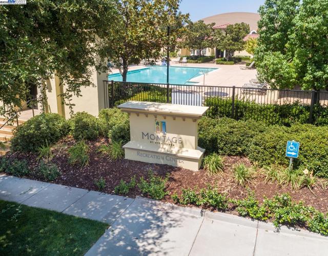 2890 Kew Ave, Livermore CA: https://media.crmls.org/mediaz/cce0c7ed-d5ce-4612-9968-67ef136d3d29.jpg