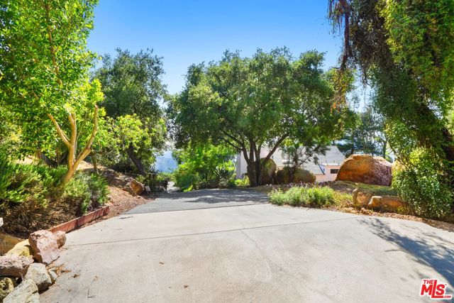 Drew Fenton | 190 Loma Metisse Road Malibu CA | MLS: 7251668