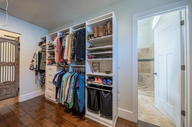 9247 Holly Hill Drive, Salinas CA: https://media.crmls.org/mediaz/cce181df-3d84-4d9d-8bc5-204bbc161a99.jpg