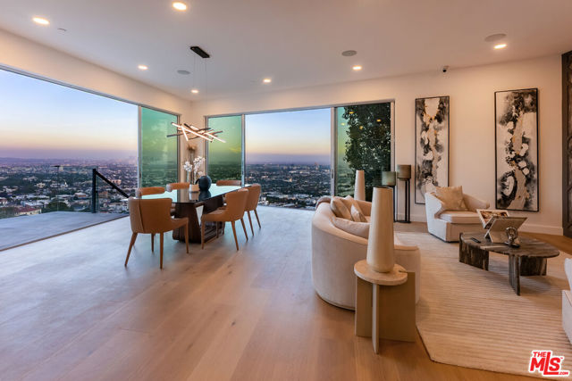 8654 Hollywood Boulevard, Los Angeles CA: https://media.crmls.org/mediaz/cce18b4e-39de-43bd-9765-67a5c941aa5b.jpg