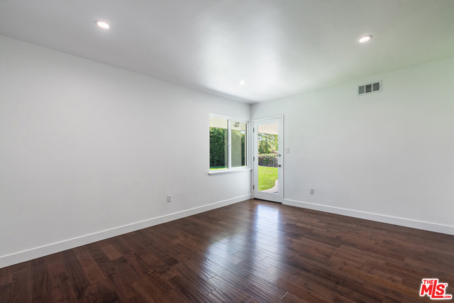 5412 S HOLT Avenue, Los Angeles CA: https://media.crmls.org/mediaz/cce2691e-48d2-4eee-ab57-af0c2014accd.jpg