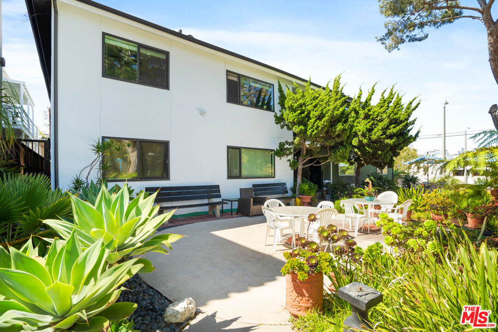 119 Paloma Avenue #M