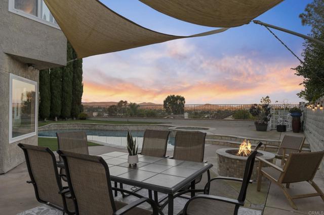 213 Via Palacio, Encinitas CA: https://media.crmls.org/mediaz/cce3877d-ddb0-42ad-85b8-c56a95601ff4.jpg