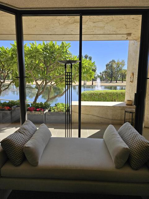 910 Island Drive, Rancho Mirage CA: https://media.crmls.org/mediaz/cce3ac52-7065-4fb0-aede-bec0d9b18401.jpg