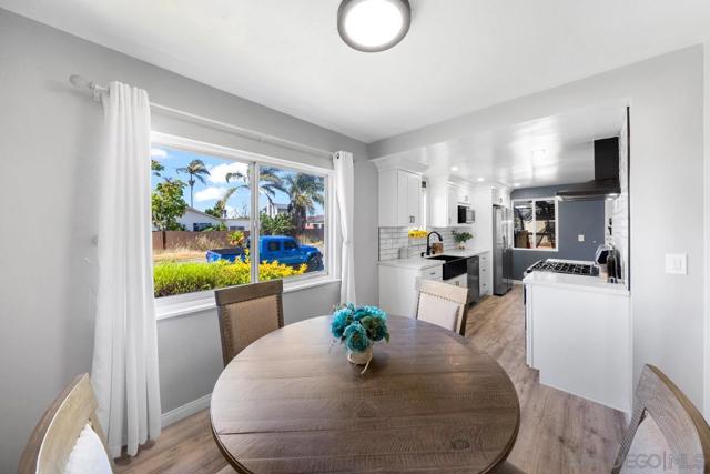 657 Fig St, Chula Vista CA: https://media.crmls.org/mediaz/cce3c129-3020-4157-891a-1473a97ae98d.jpg