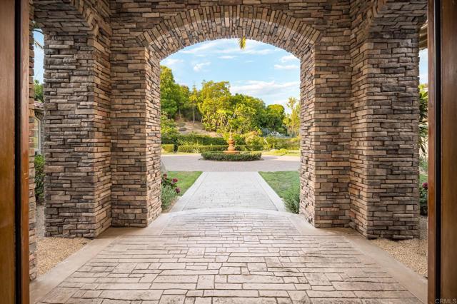 Detail Gallery Image 7 of 58 For 6868 Spyglass Lane, Rancho Santa Fe,  CA 92067 - 7 Beds | 7/2 Baths