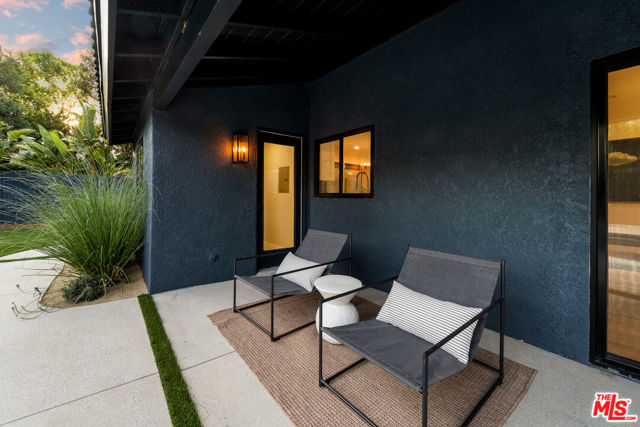 22824 Margarita Drive, Woodland Hills CA: https://media.crmls.org/mediaz/cce503ff-9a38-40b3-9ac9-93456056ba34.jpg
