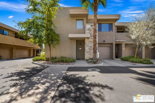 930 E Palm Canyon Drive, Palm Springs CA: https://media.crmls.org/mediaz/cce538e5-a8fe-42e5-9fb3-6f4f6a451681.jpg