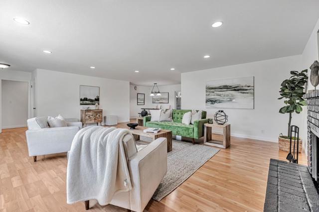 1081 Oak Street, Hollister CA: https://media.crmls.org/mediaz/cce53bce-af88-435c-b815-d9916be4bd4d.jpg