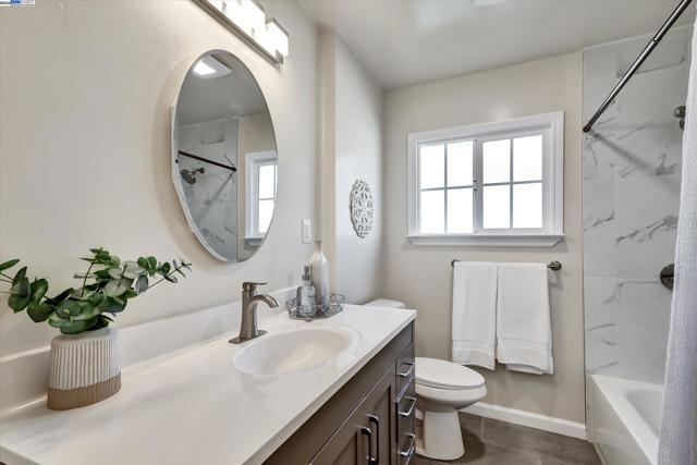 1551 Merced St, Richmond CA: https://media.crmls.org/mediaz/cce53ca7-bbd8-4878-99dc-7b1ddb2e78f5.jpg