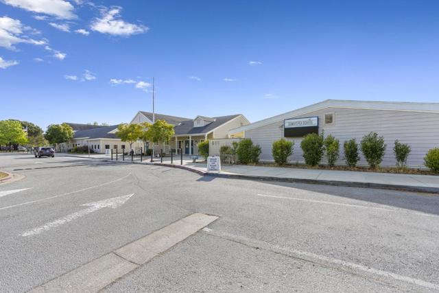 986 Governors Bay Drive, Redwood City CA: https://media.crmls.org/mediaz/cce54b02-2cf5-4343-8e8a-a027737d1909.jpg
