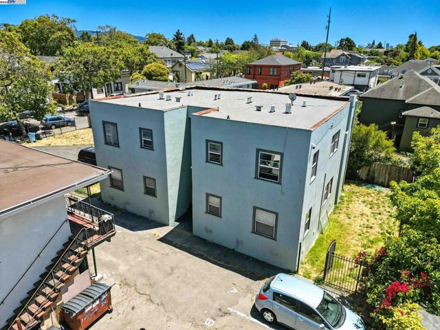 2238 7Th, Berkeley CA: https://media.crmls.org/mediaz/cce5b6b5-0605-49e3-a319-16b37b52b2ce.jpg