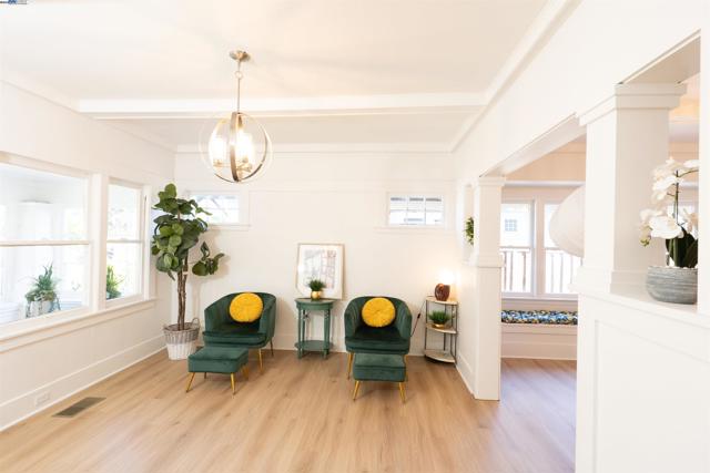 789 S 12Th St, San Jose CA: https://media.crmls.org/mediaz/cce5c944-b9ce-4c2a-bb23-9bf0b4e8d215.jpg