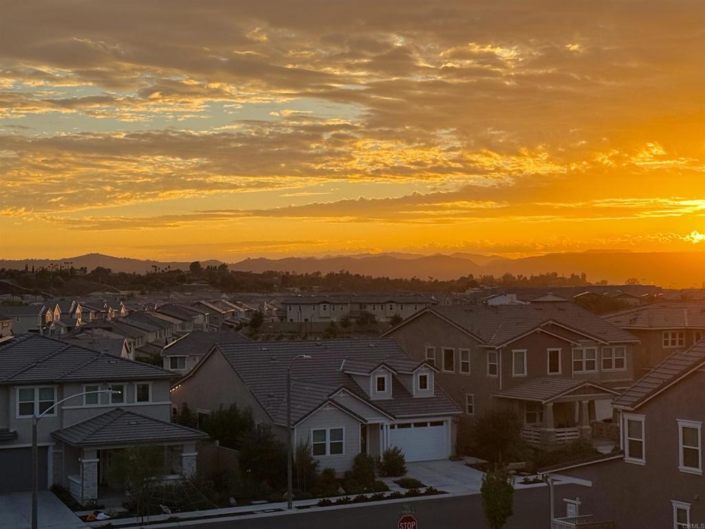 https://media.crmls.org/mediaz/cce60812-4b2c-432c-b4af-98904ff5f8e2.jpg?preset=X-Large