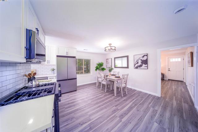33972 10Th St, Union City CA: https://media.crmls.org/mediaz/cce61b62-61ba-40c5-9908-2ed2a8bbde67.jpg