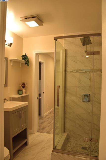 2412 8Th St, Berkeley CA: https://media.crmls.org/mediaz/cce634b6-fcd2-4c3d-b999-aed9a4f7dcef.jpg
