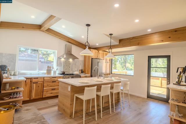 1722 Foothill Blvd, Calistoga CA: https://media.crmls.org/mediaz/cce680d4-fedb-4339-af8a-4b34e88bea94.jpg