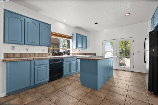 2205 Mark Twain, Antioch CA: https://media.crmls.org/mediaz/cce6981e-70e5-44ad-a956-d4e1d9c80e7d.jpg