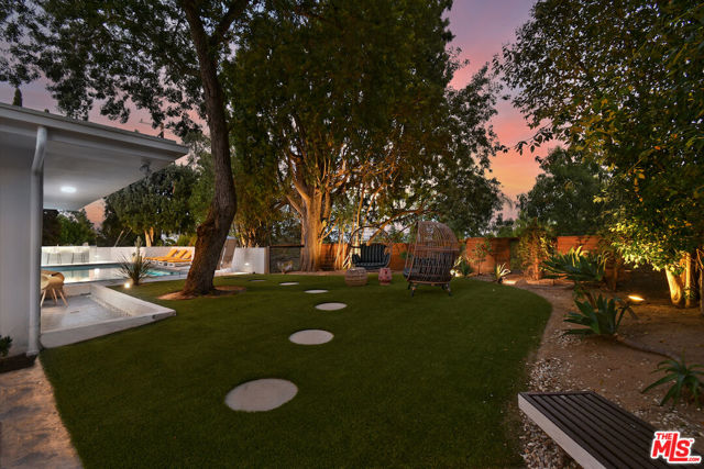 20150 Delita Drive, Woodland Hills CA: https://media.crmls.org/mediaz/cce69a19-a959-4a81-8f30-648dae201991.jpg