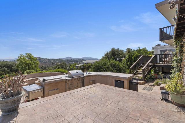 644 Eldorado Drive, Escondido CA: https://media.crmls.org/mediaz/cce6ae77-6317-4565-9f72-beb313e96a1a.jpg
