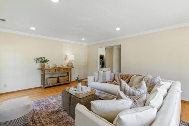2188 Yorkshire Way, Mountain View CA: https://media.crmls.org/mediaz/cce72b1f-bd0e-49a7-89d6-9ce256fb38d0.jpg