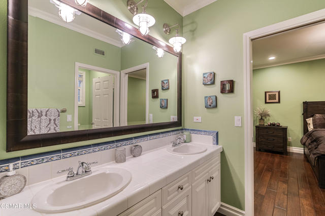 551 Rustic Hills Drive, Simi Valley CA: https://media.crmls.org/mediaz/cce75c9b-d021-418c-b5a8-528d08ada73b.jpg