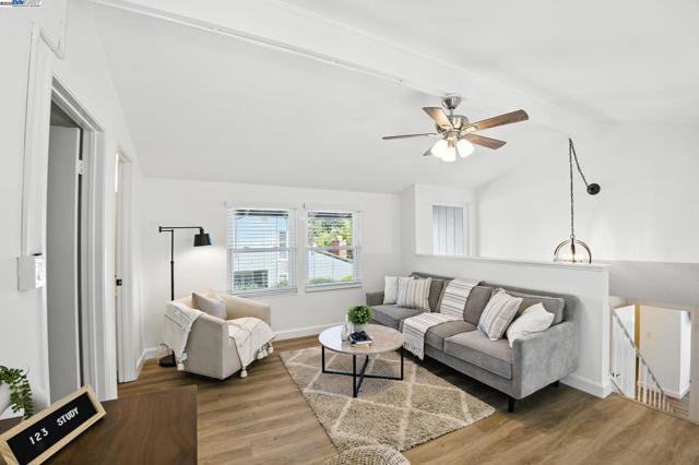 102 Rolling Green Cir, Pleasant Hill CA: https://media.crmls.org/mediaz/cce7df00-cf71-4141-afc5-a77624a8c3ba.jpg