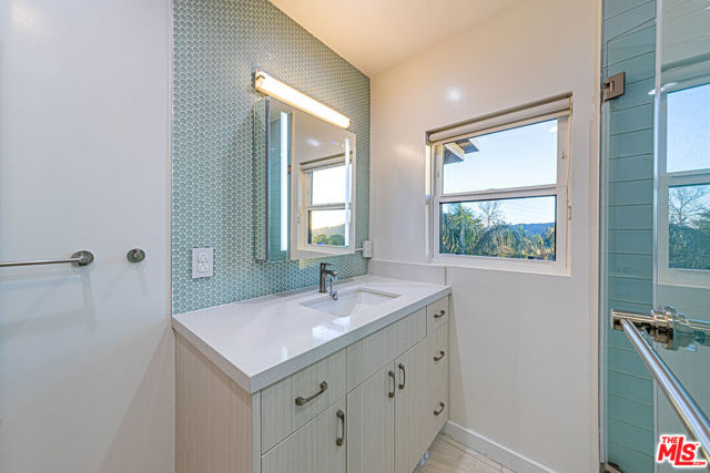 Image 24 of 56 For 3001 Cloudcrest Road
