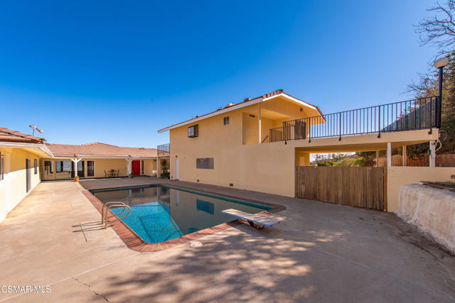 1140 San Clemente Way, Camarillo CA: https://media.crmls.org/mediaz/cce7f945-965d-474d-bd79-476d28176fdc.jpg