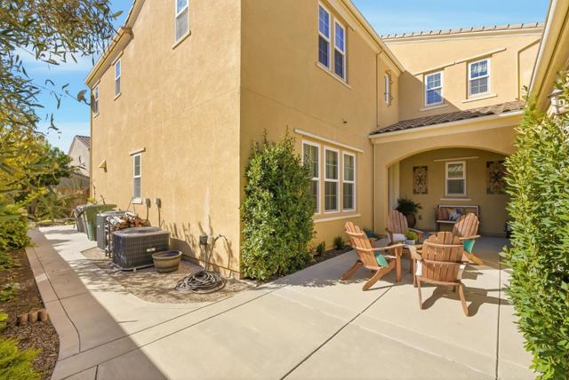 18253 Solano Place, Morgan Hill CA: https://media.crmls.org/mediaz/cce87d0c-c6c9-4183-8746-70ffefbc0c1d.jpg