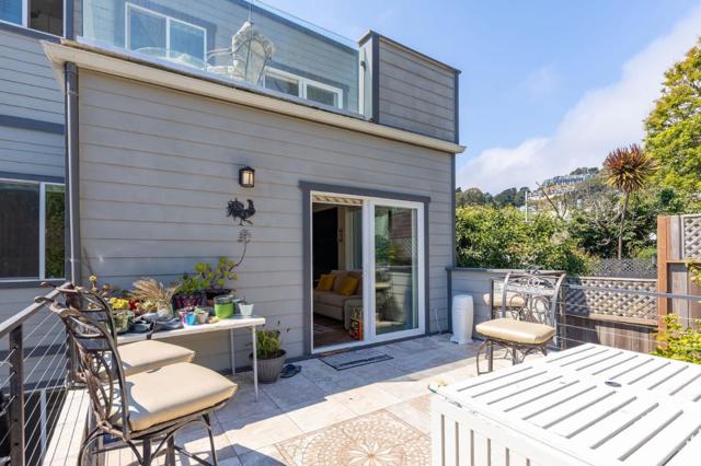 440442 29th Street, San Francisco CA: https://media.crmls.org/mediaz/cce947d1-4d53-404c-b7c2-a503158ac430.jpg