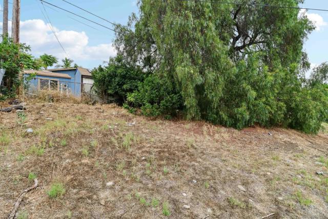 7282 University Ave, La Mesa CA: https://media.crmls.org/mediaz/cce962cc-a5b1-4b2f-95a5-dd7271e7b3a0.jpg