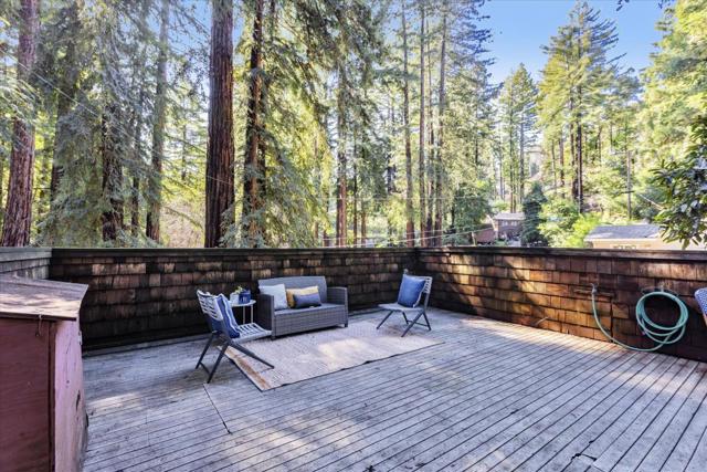 695 Creek Drive, Boulder Creek CA: https://media.crmls.org/mediaz/cce9d232-ec66-4828-8226-947621f7ce51.jpg