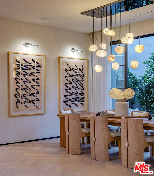4112 Shadyglade Avenue, Studio City CA: https://media.crmls.org/mediaz/cceb6bc7-5d6a-4260-ae3c-3eca03b7338b.jpg