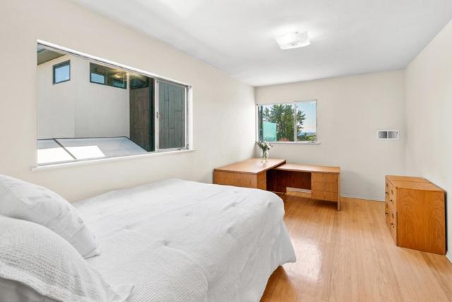102 32nd Avenue, Santa Cruz CA: https://media.crmls.org/mediaz/ccec4475-2186-426d-aa8a-884e1e184310.jpg