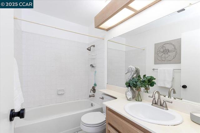 109 Cardoza, Hercules CA: https://media.crmls.org/mediaz/ccec9504-a4b0-4a62-a5d0-a4255bb8d3ba.jpg