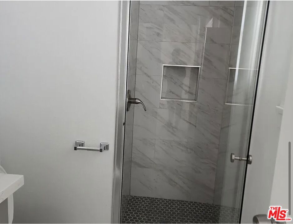 https://media.crmls.org/mediaz/ccecd062-27c8-45da-a5b0-e572f95daebe.jpg?preset=X-Large