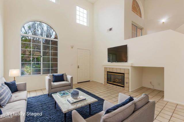 1132 Mooring Walk, Oxnard CA: https://media.crmls.org/mediaz/cced0405-8295-4f18-8e03-152f100d7a76.jpg