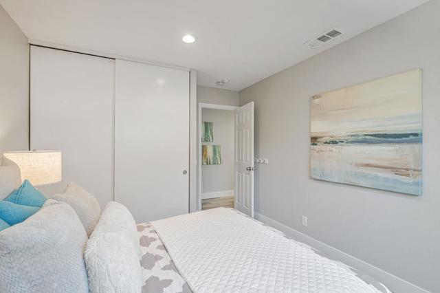 5692 Hansen Drive, Pleasanton CA: https://media.crmls.org/mediaz/cced176e-cbfb-4013-8769-c51dc18e625c.jpg