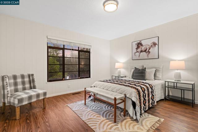 3938 Los Arabis Dr, Lafayette CA: https://media.crmls.org/mediaz/cced2101-a6d7-423d-a006-61a9826ca9d4.jpg
